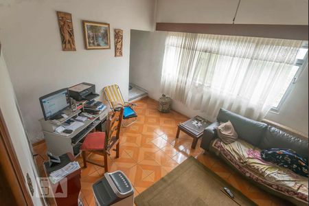 Casa à venda com 334m², 2 quartos e 6 vagasSala