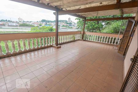 Casa à venda com 334m², 2 quartos e 6 vagasVaranda