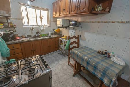 Casa à venda com 334m², 2 quartos e 6 vagasCozinha