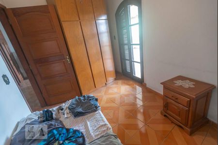 Casa à venda com 334m², 2 quartos e 6 vagasSuíte