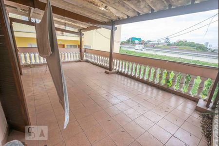 Casa à venda com 334m², 2 quartos e 6 vagasVaranda