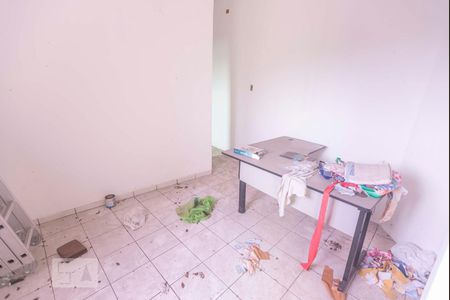 Casa à venda com 334m², 2 quartos e 6 vagasSala