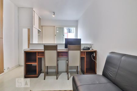 Sala de kitnet/studio para alugar com 1 quarto, 30m² em Cerqueira César, São Paulo