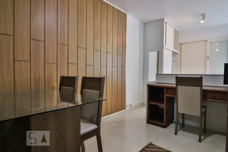 Sala de kitnet/studio para alugar com 1 quarto, 30m² em Cerqueira César, São Paulo