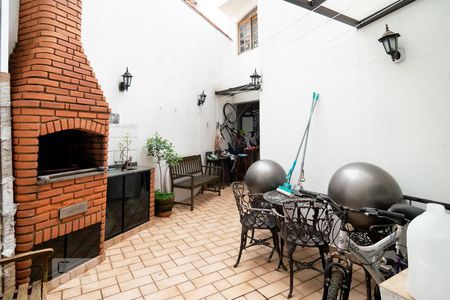 Casa à venda com 140m², 4 quartos e 1 vagaÁrea de Serviço / Churrasqueira