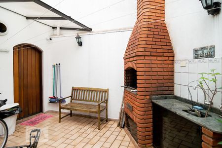 Casa à venda com 140m², 4 quartos e 1 vagaÁrea de Serviço / Churrasqueira