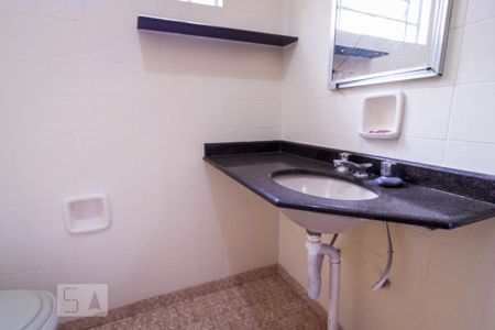 Casa para alugar com 60m², 1 quarto e sem vaga Casa para alugar com 60m², 1 quarto e sem vagaBanheiro