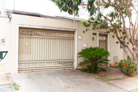 Casa para alugar com 150m², 3 quartos e 2 vagas