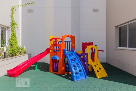 Apartamento à venda com 77m², 3 quartos e 2 vagas Apartamento à venda com 77m², 3 quartos e 2 vagasÁrea Comum - Playground