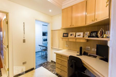 Apartamento à venda com 171m², 3 quartos e 3 vagasEscritório do Corredor