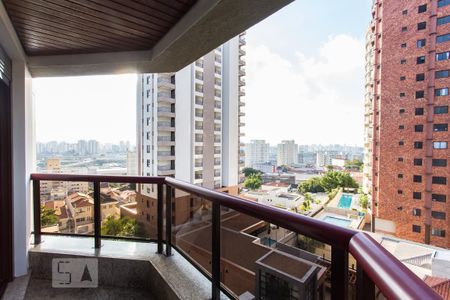 Apartamento à venda com 171m², 3 quartos e 3 vagasVaranda da Suíte 1 e 2