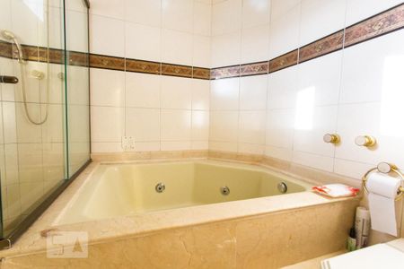 Apartamento à venda com 171m², 3 quartos e 3 vagasBanheiro da Suíte 3