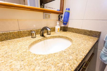 Apartamento à venda com 171m², 3 quartos e 3 vagasBanheiro da Suíte 1