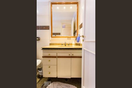 Apartamento à venda com 171m², 3 quartos e 3 vagasBanheiro da Suíte 1