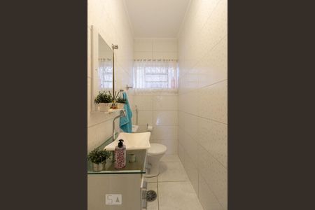 Casa à venda com 140m², 4 quartos e 2 vagasBanheiro