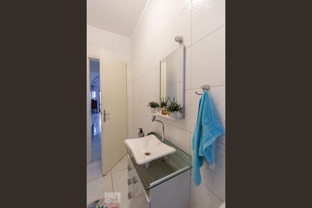 Casa à venda com 140m², 4 quartos e 2 vagasBanheiro