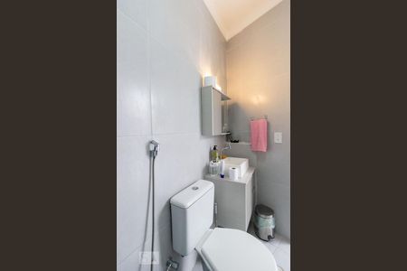 Casa à venda com 140m², 4 quartos e 2 vagasBanheiro