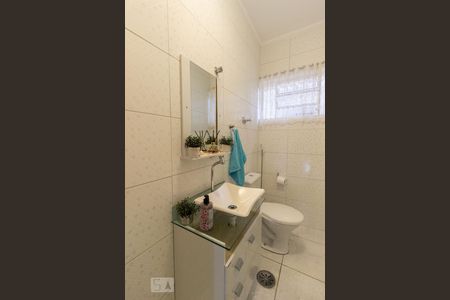 Casa à venda com 140m², 4 quartos e 2 vagasBanheiro