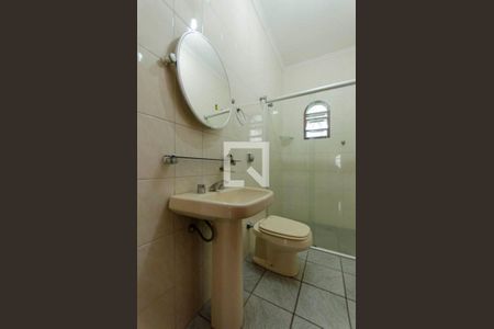 Casa à venda com 220m², 3 quartos e 5 vagas Casa à venda com 220m², 3 quartos e 5 vagasBanheiro