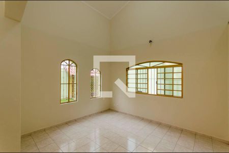 Casa à venda com 220m², 3 quartos e 5 vagasSala