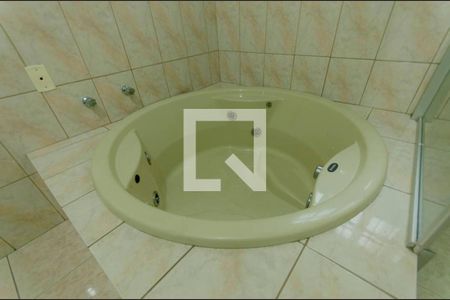 Casa à venda com 220m², 3 quartos e 5 vagas Casa à venda com 220m², 3 quartos e 5 vagasBanheiro Suíte