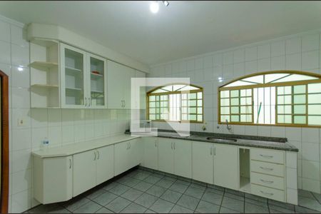 Casa à venda com 220m², 3 quartos e 5 vagas Casa à venda com 220m², 3 quartos e 5 vagasCozinha