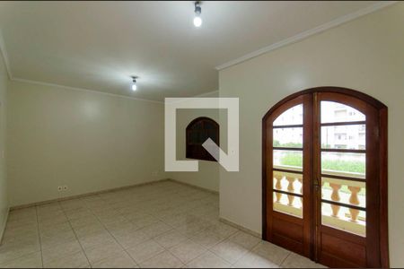Casa à venda com 220m², 3 quartos e 5 vagas Casa à venda com 220m², 3 quartos e 5 vagasSuíte