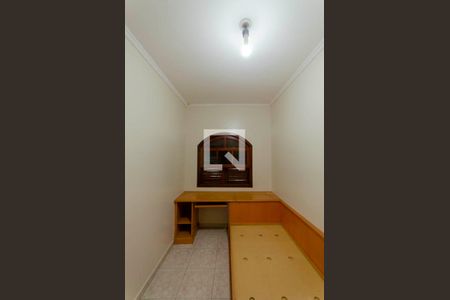 Casa à venda com 220m², 3 quartos e 5 vagas Casa à venda com 220m², 3 quartos e 5 vagasQuarto 3