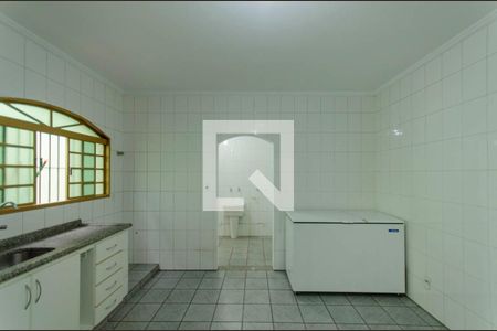 Casa à venda com 220m², 3 quartos e 5 vagas Casa à venda com 220m², 3 quartos e 5 vagasCozinha