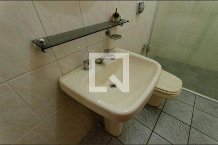 Casa à venda com 220m², 3 quartos e 5 vagas Casa à venda com 220m², 3 quartos e 5 vagasBanheiro