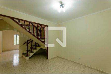Casa à venda com 220m², 3 quartos e 5 vagas Casa à venda com 220m², 3 quartos e 5 vagasSala de Jantar