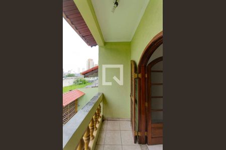 Casa à venda com 220m², 3 quartos e 5 vagas Casa à venda com 220m², 3 quartos e 5 vagasVaranda Suíte