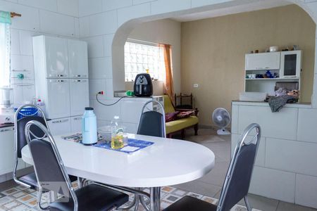 Casa à venda com 192m², 4 quartos e 8 vagasCozinha