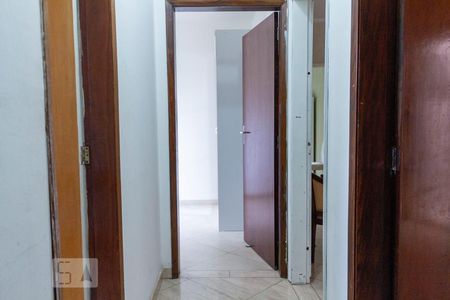 Casa à venda com 192m², 4 quartos e 8 vagasCorredor