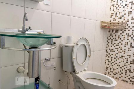 Casa à venda com 192m², 4 quartos e 8 vagasBanheiro da Suíte 2