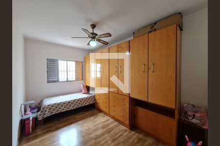 Casa à venda com 227m², 3 quartos e 2 vagas Casa à venda com 227m², 3 quartos e 2 vagasQuarto 3