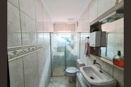 Casa à venda com 227m², 3 quartos e 2 vagas Casa à venda com 227m², 3 quartos e 2 vagasBanheiro Social