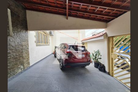 Casa à venda com 227m², 3 quartos e 2 vagas Casa à venda com 227m², 3 quartos e 2 vagasGaragem