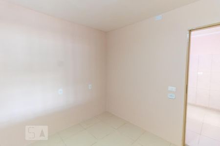 Quarto 1 de casa para alugar com 2 quartos, 60m² em Vila Belo Horizonte, São Paulo