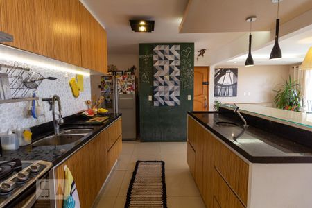 Apartamento para alugar com 115m², 2 quartos e 2 vagas Apartamento para alugar com 115m², 2 quartos e 2 vagasCozinha