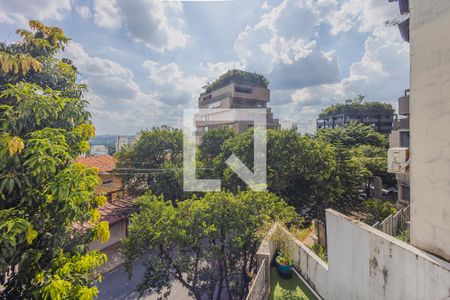 Casa à venda com 430m², 4 quartos e 2 vagasVista da Suíte 2