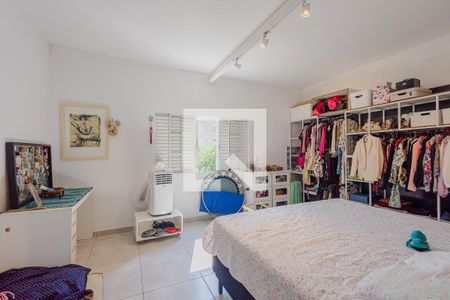 Casa à venda com 430m², 4 quartos e 2 vagasSuíte 2