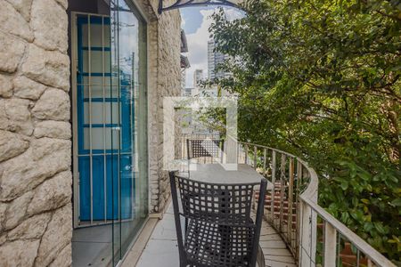 Casa à venda com 430m², 4 quartos e 2 vagasVaranda da Suíte 1