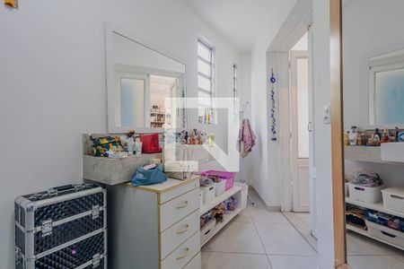 Casa à venda com 430m², 4 quartos e 2 vagasBanheiro da Suíte 2