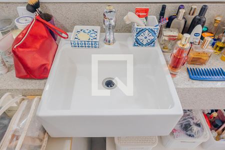 Casa à venda com 430m², 4 quartos e 2 vagasBanheiro da Suíte 2