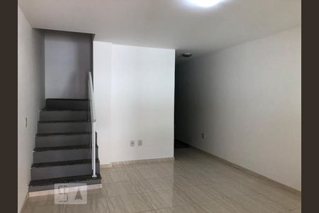Sala de casa para alugar com 3 quartos, 156m² em Freguesia (jacarepaguá), Rio de Janeiro
