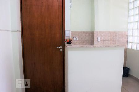 Sala de kitnet/studio para alugar com 1 quarto, 33m² em Liberdade, São Paulo