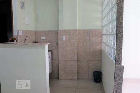 Cozinha de kitnet/studio para alugar com 1 quarto, 33m² em Liberdade, São Paulo