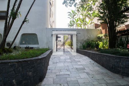 Apartamento para alugar com 123m², 3 quartos e 2 vagasFachada