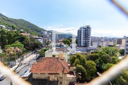 Apartamento para alugar com 68m², 3 quartos e 1 vagaÁrea de Serviço - Vista